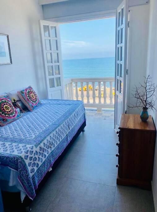 Apt. With Rooftop & Ocean View In The Old Apartment