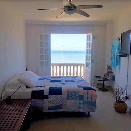 Apt. With Rooftop & Ocean View In The Old Apartment